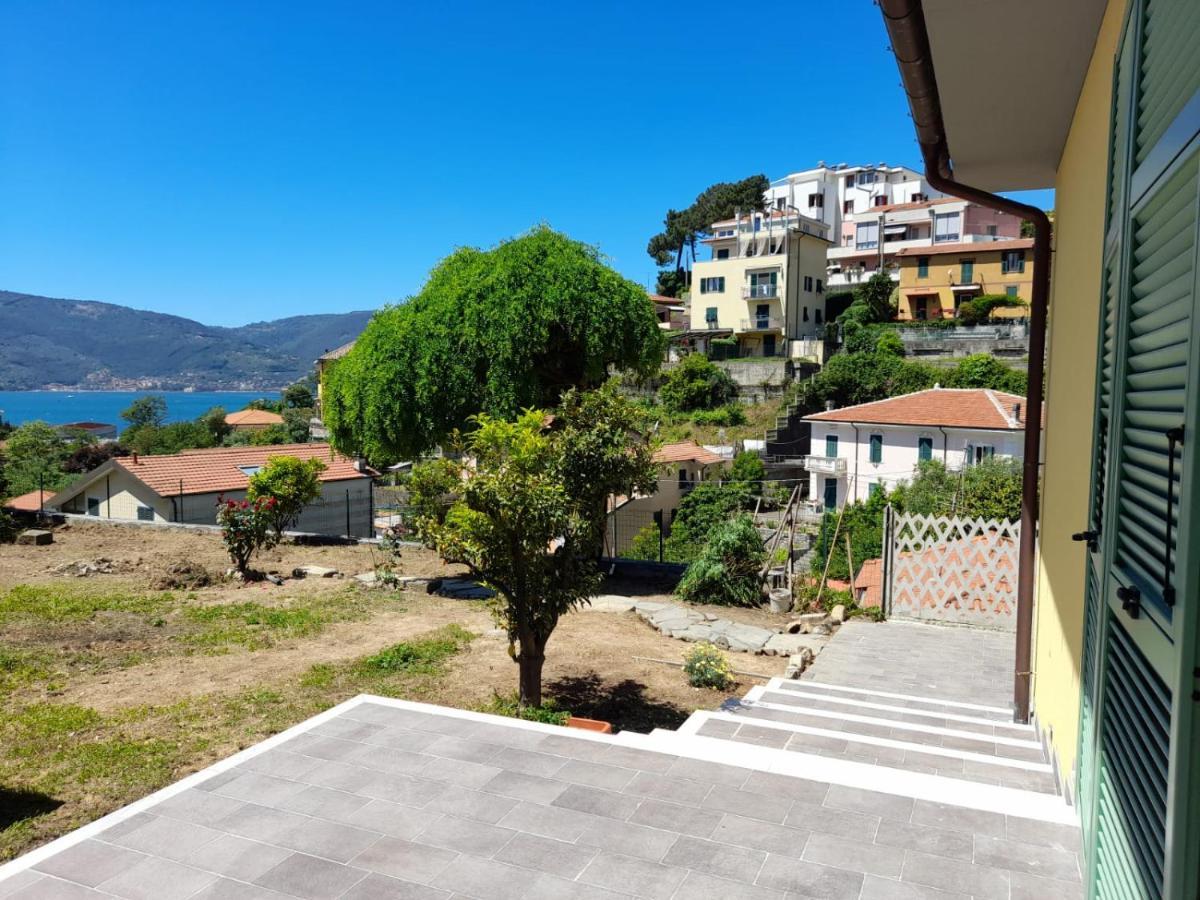 Atena La Spezia Buitenkant foto