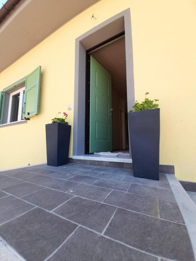 Atena La Spezia Buitenkant foto