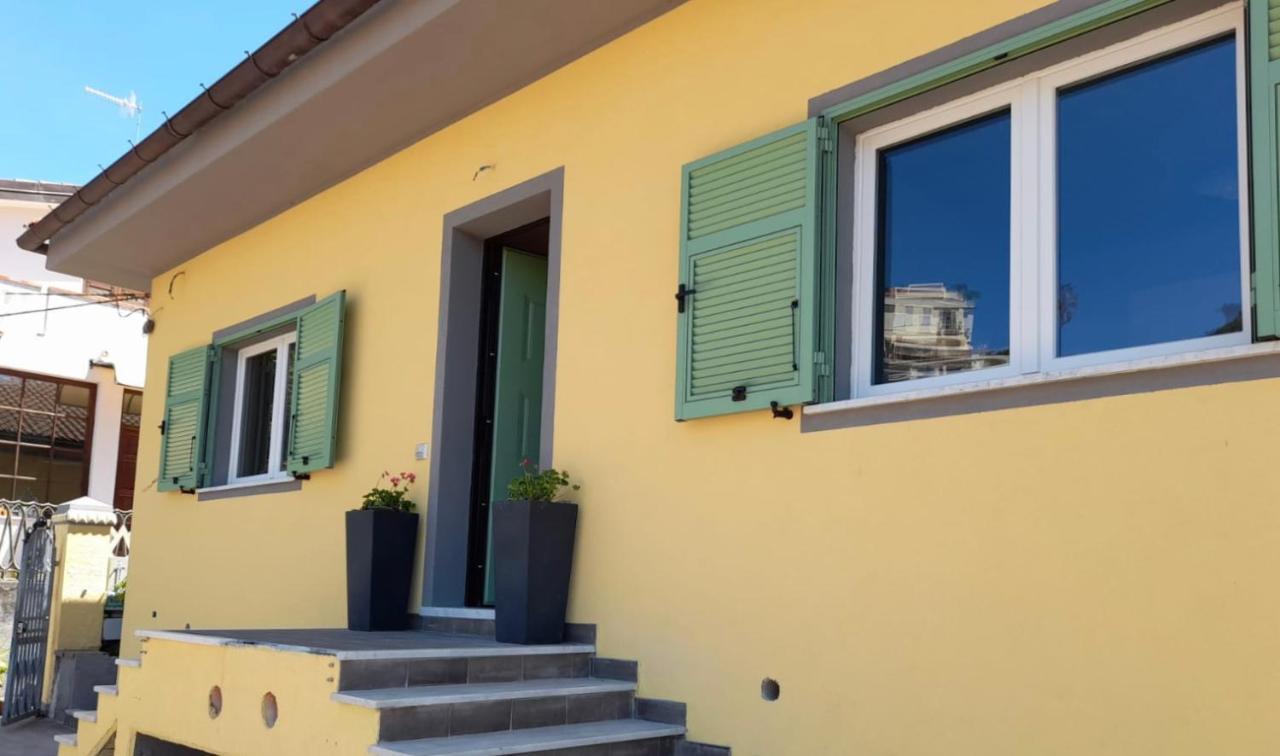Atena La Spezia Buitenkant foto