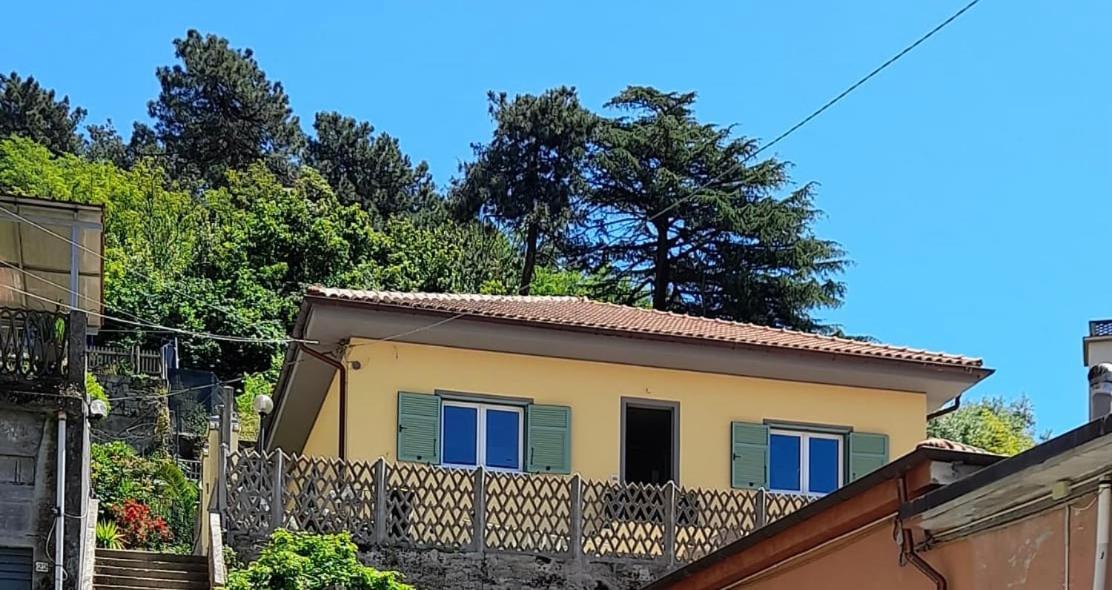 Atena La Spezia Buitenkant foto
