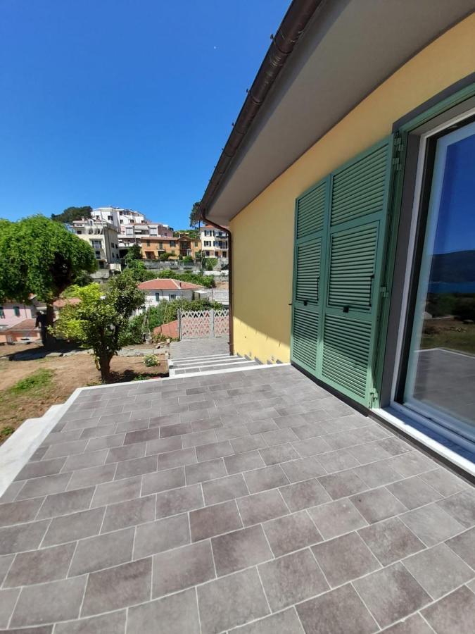 Atena La Spezia Buitenkant foto